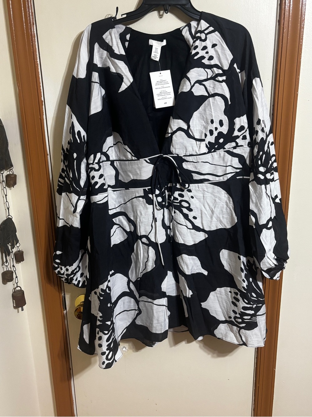 H&M Black and White Floral Tie-Waist Trench Coat